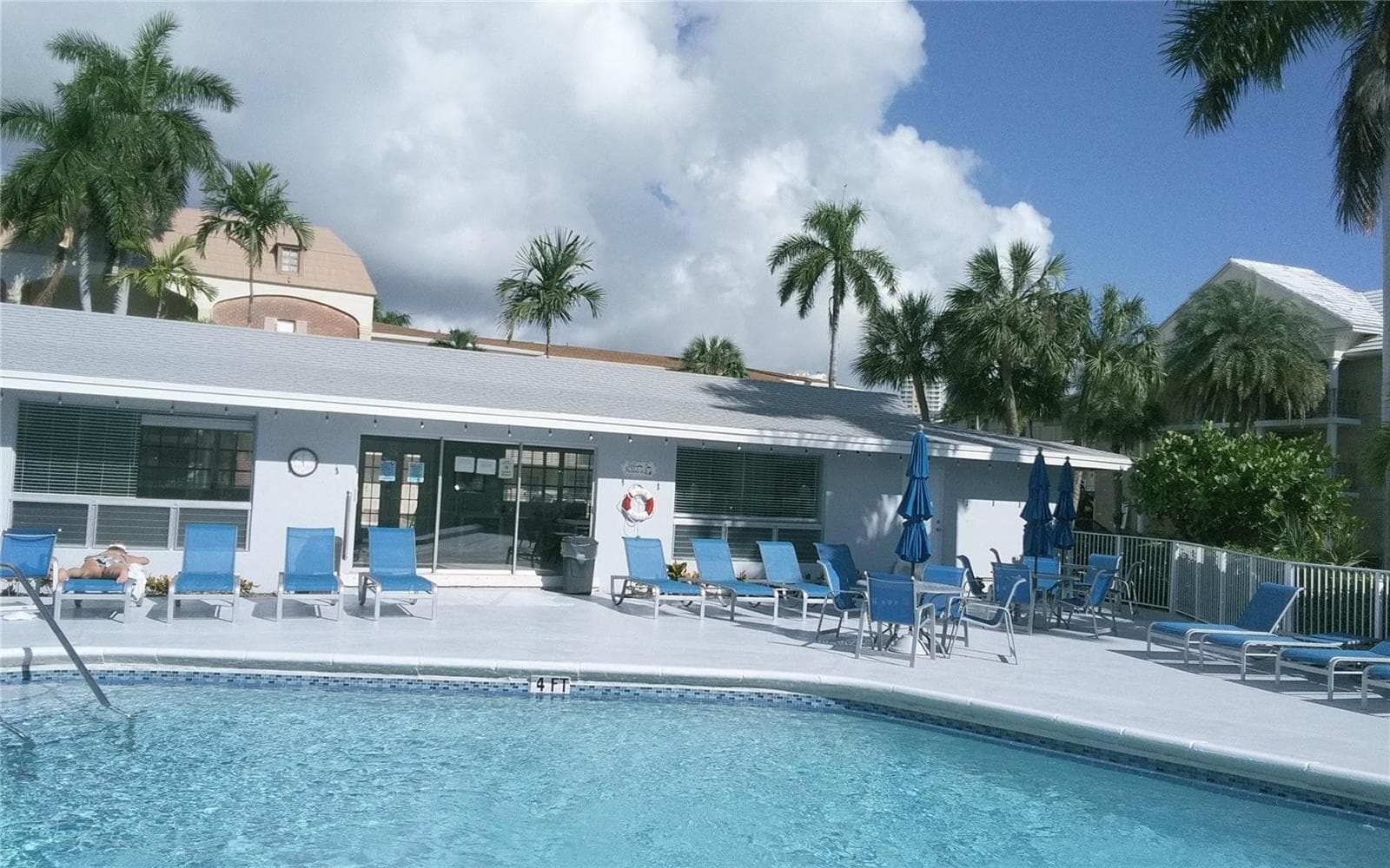 465 Paradise Isle Boulevard 207 photo 2