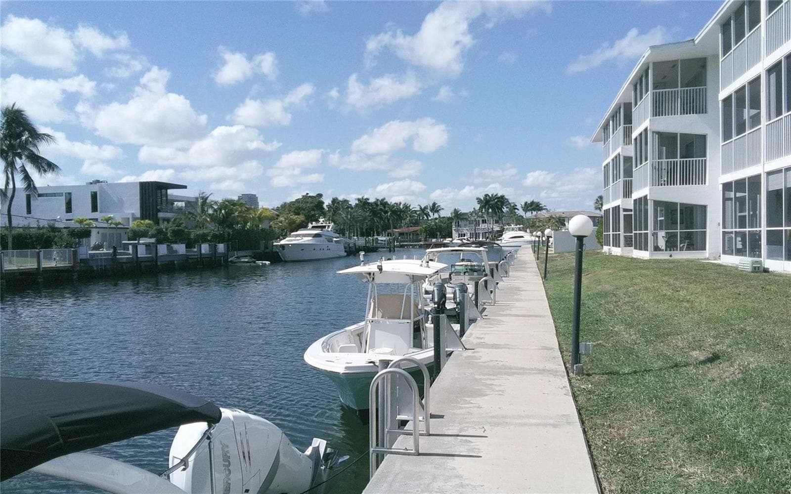 465 Paradise Isle Boulevard 207 photo 21