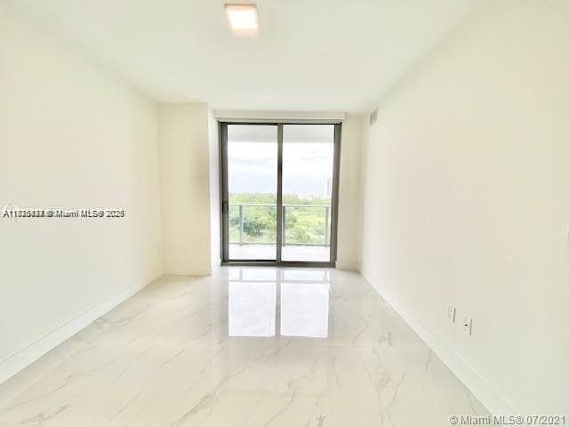16385 Biscayne Blvd 702 photo 23