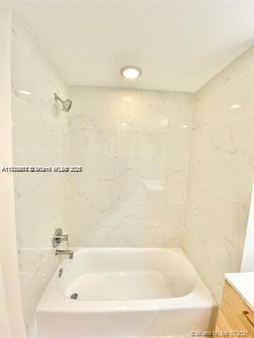 16385 Biscayne Blvd 702 photo 7
