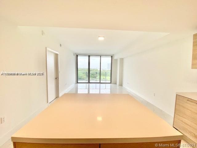 16385 Biscayne Blvd 702 photo 11
