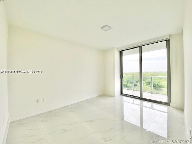 16385 Biscayne Blvd 702 photo 21