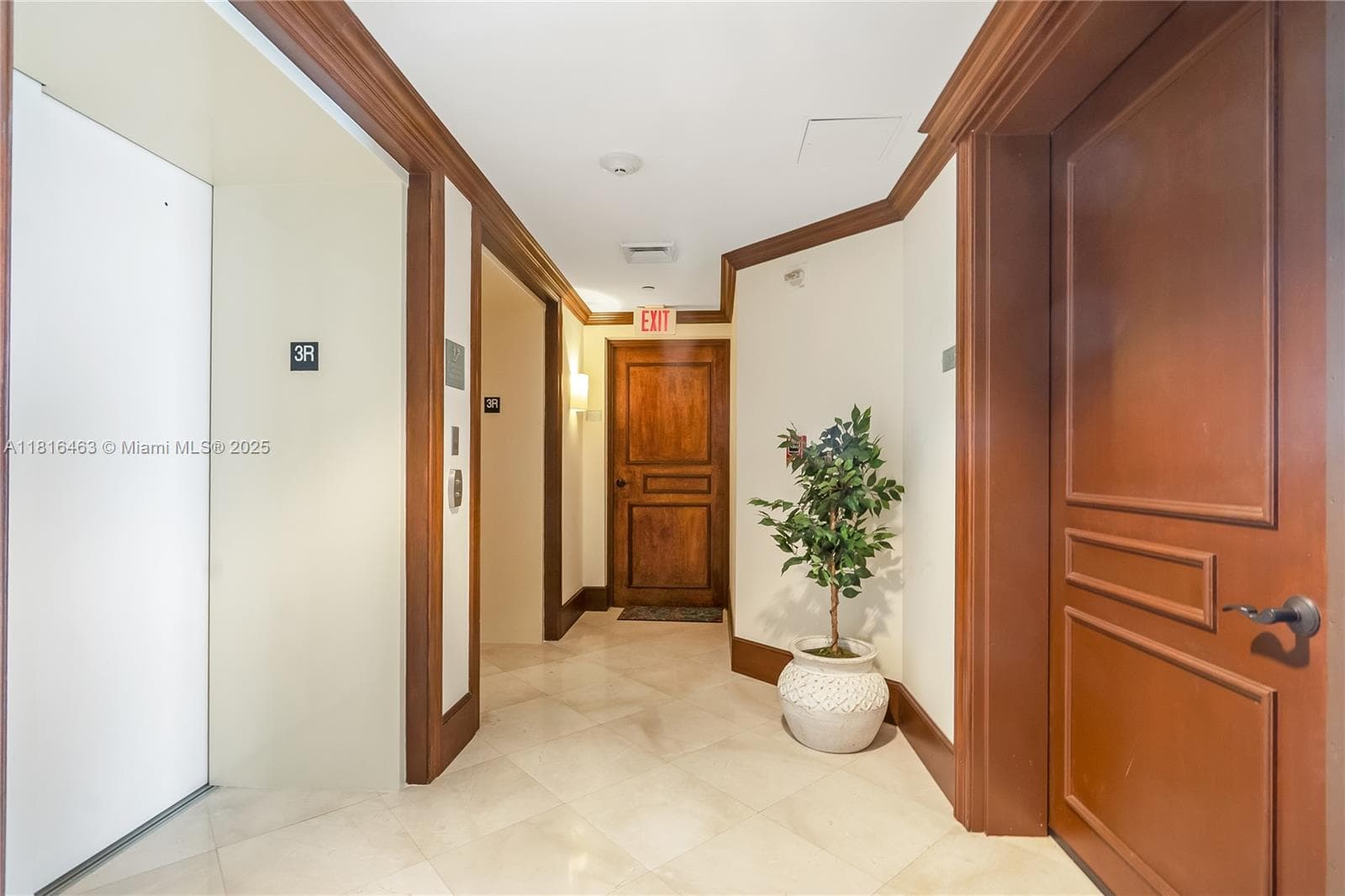 1460 Ocean Blvd 304 photo 21