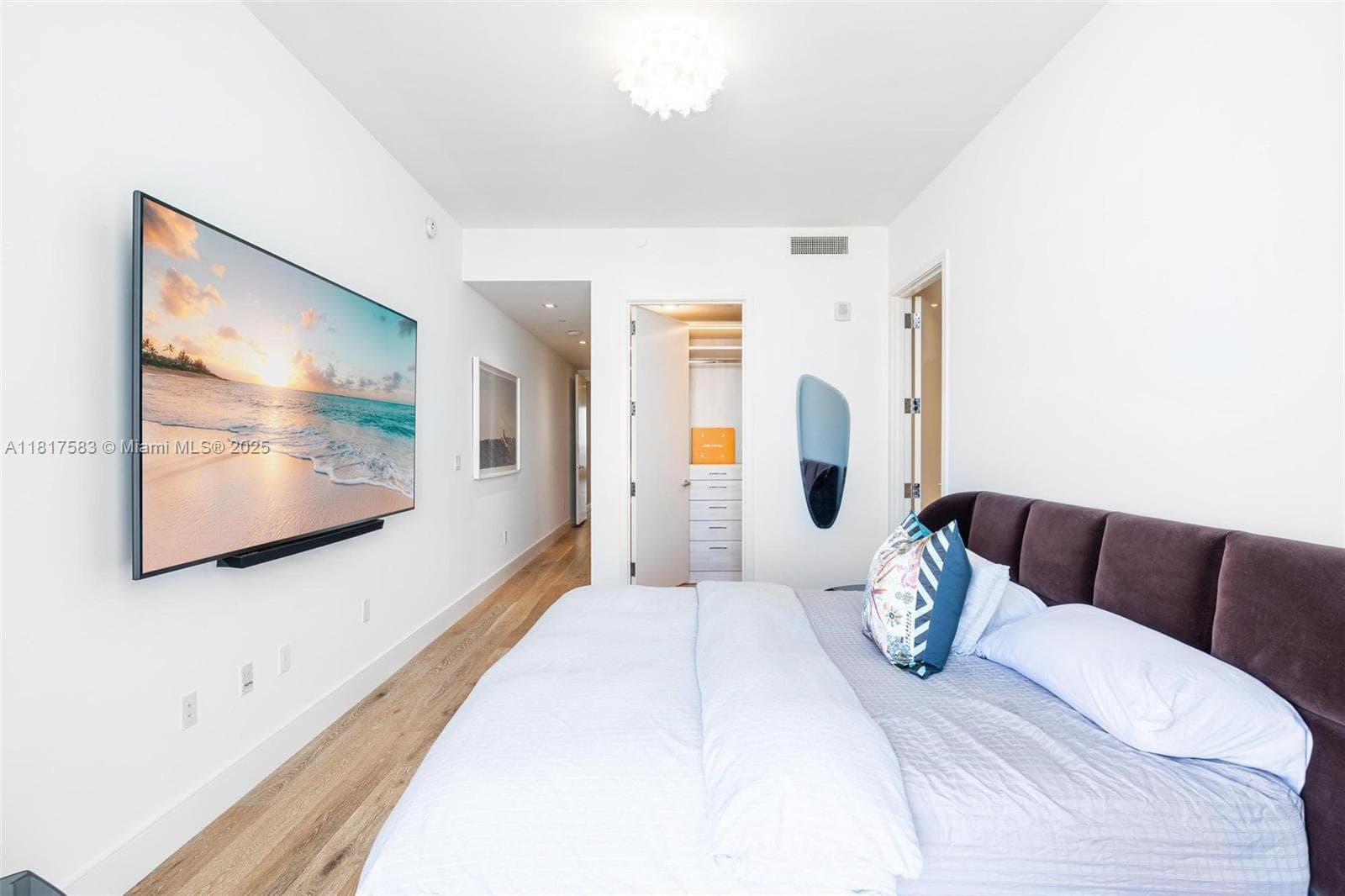 16901 Collins Ave 902 photo 23