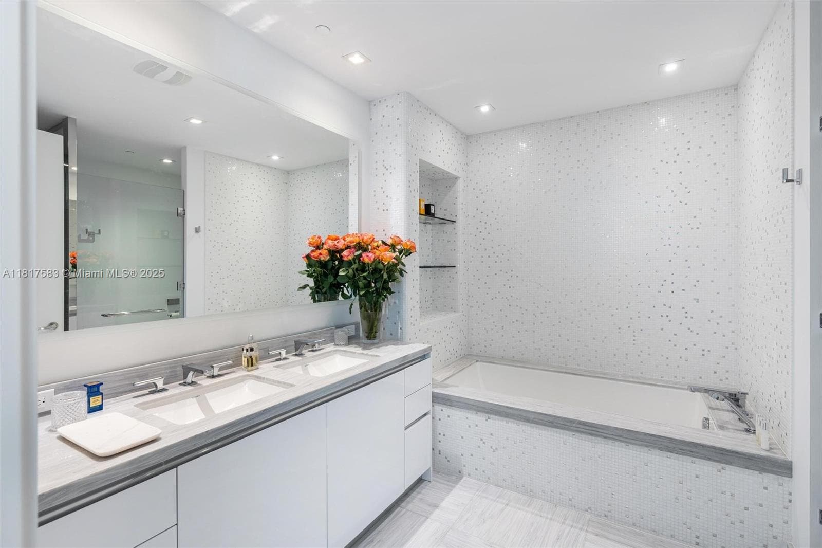 16901 Collins Ave 902 photo 17