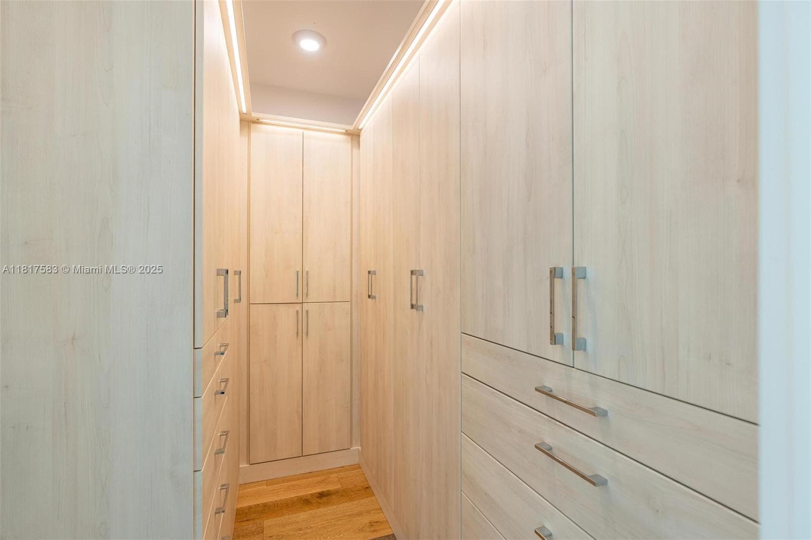 16901 Collins Ave 902 photo 16