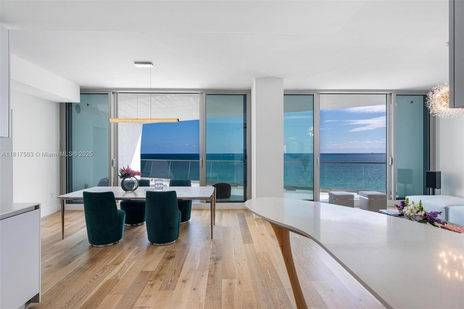 16901 Collins Ave 902 photo 1