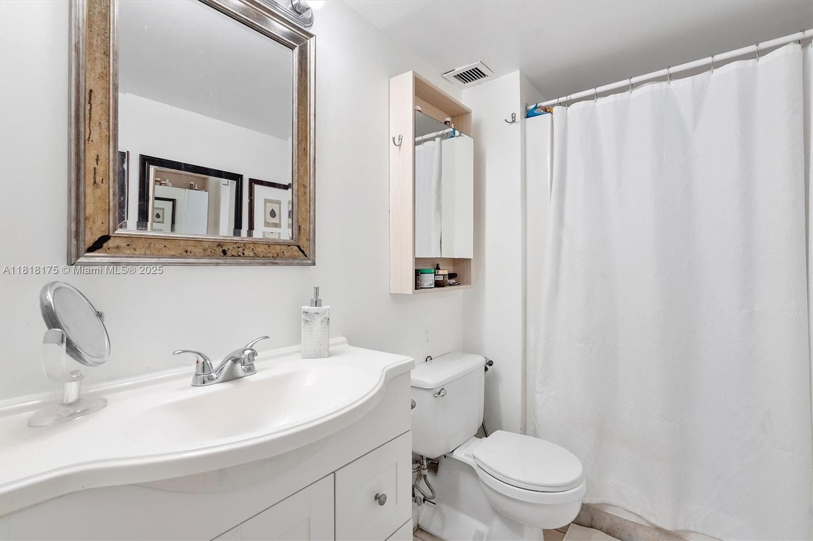 13499 Biscayne Blvd 406 photo 11