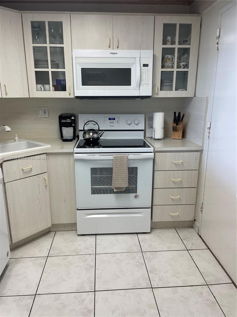 5601 Collins 1210 photo 9