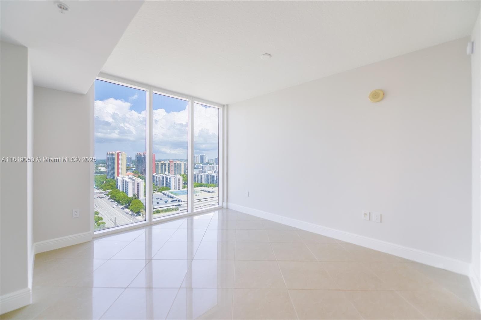 16699 Collins Ave 2107 photo 22
