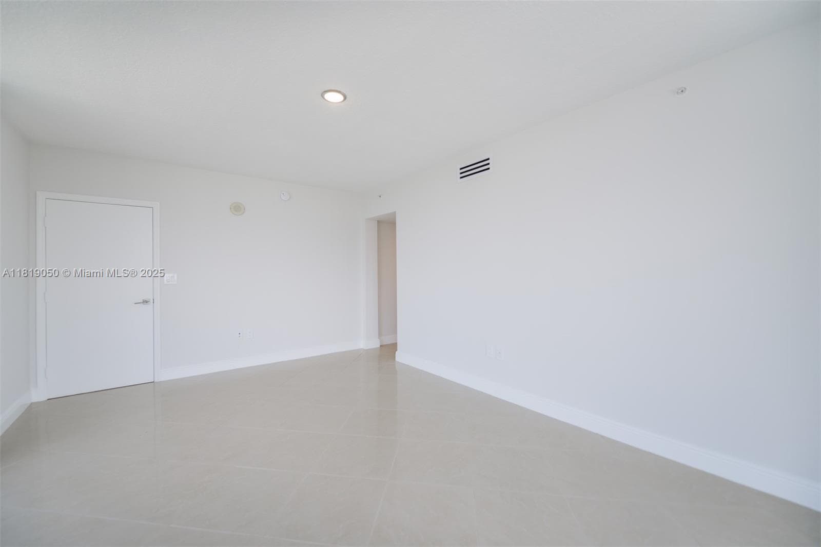 16699 Collins Ave 2107 photo 14