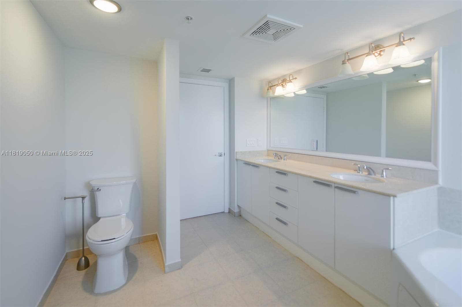 16699 Collins Ave 2107 photo 18