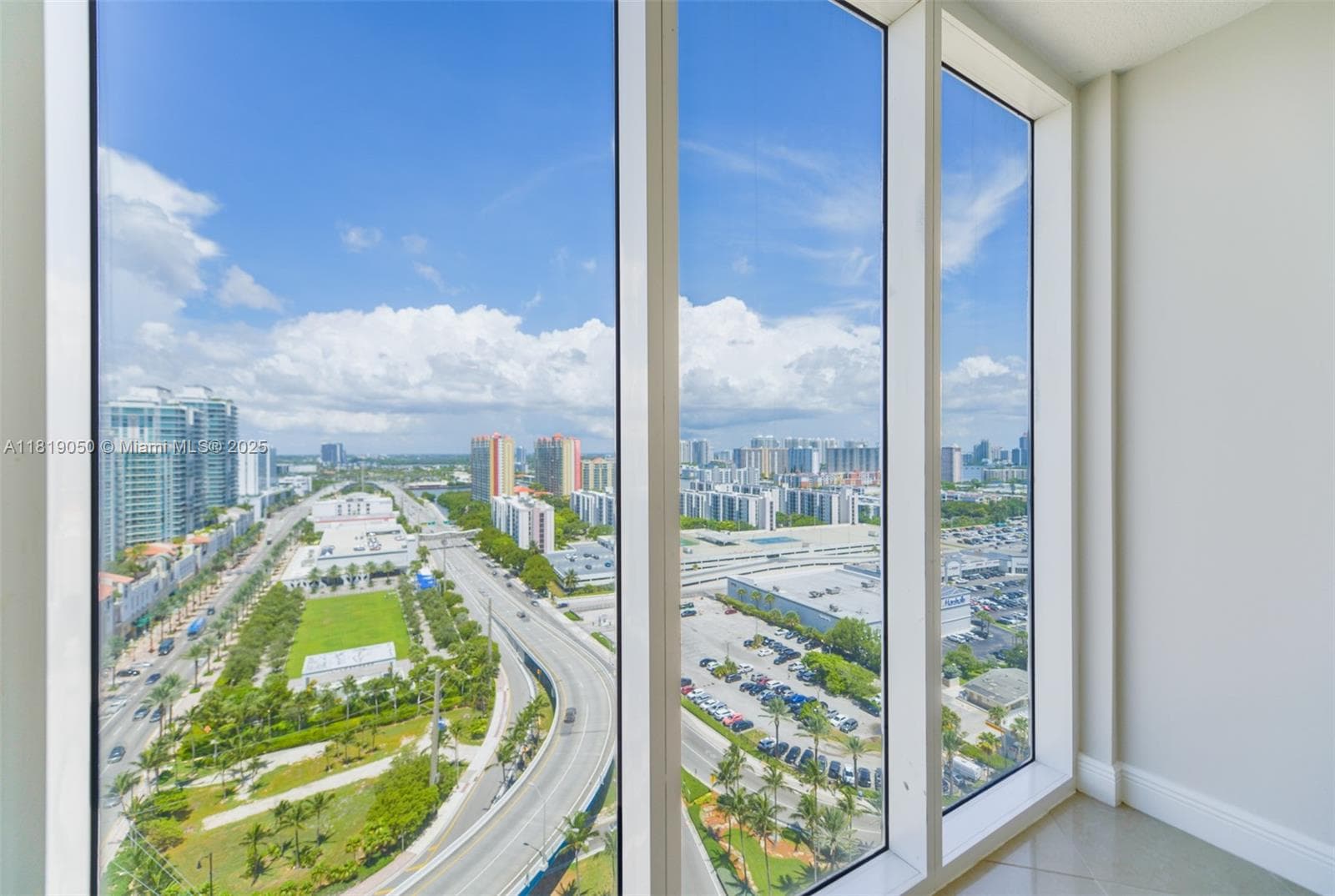 16699 Collins Ave 2107 photo 25