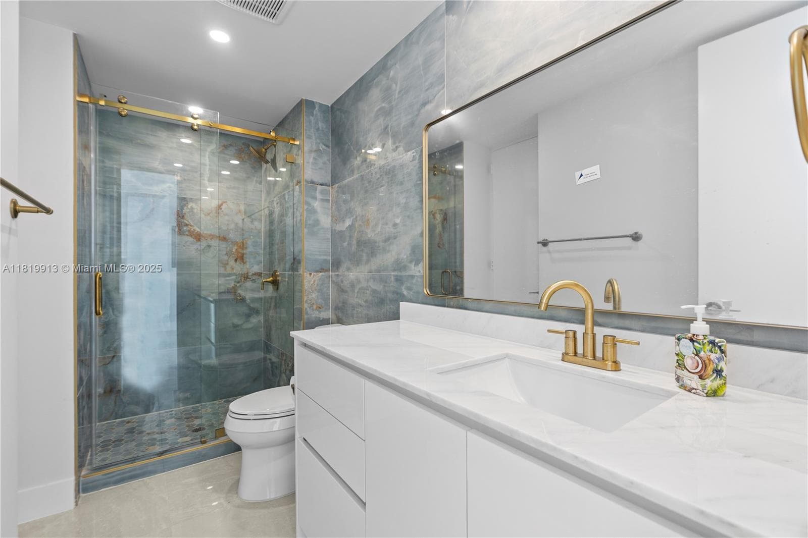 5055 Collins Ave 14H photo 19