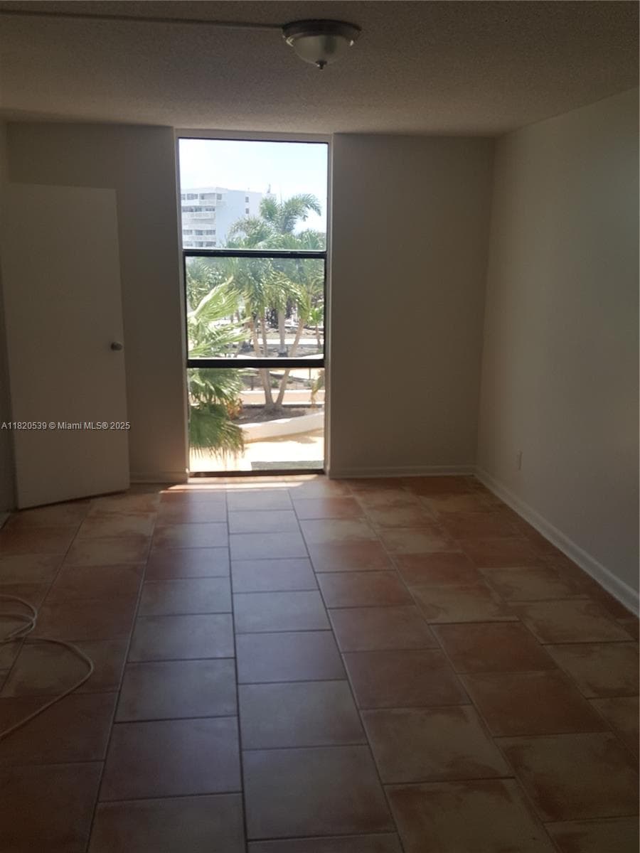 13499 Biscayne Blvd 506 photo 11