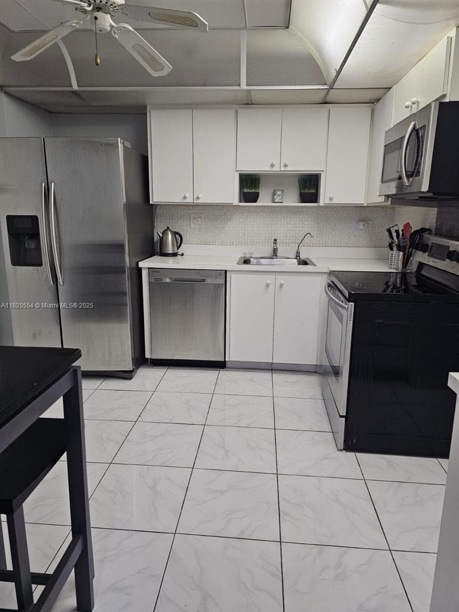 251 174th St 2111 photo 6