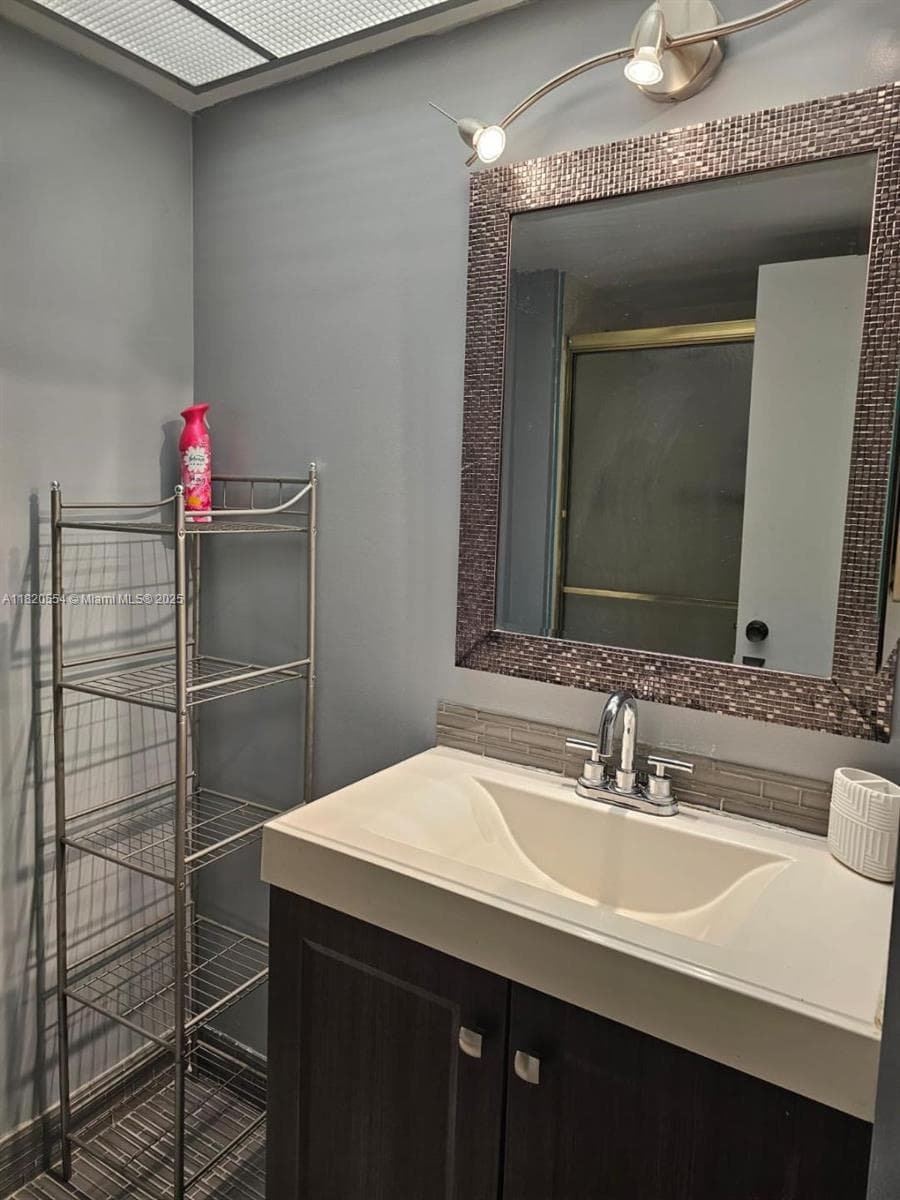 251 174th St 2111 photo 12