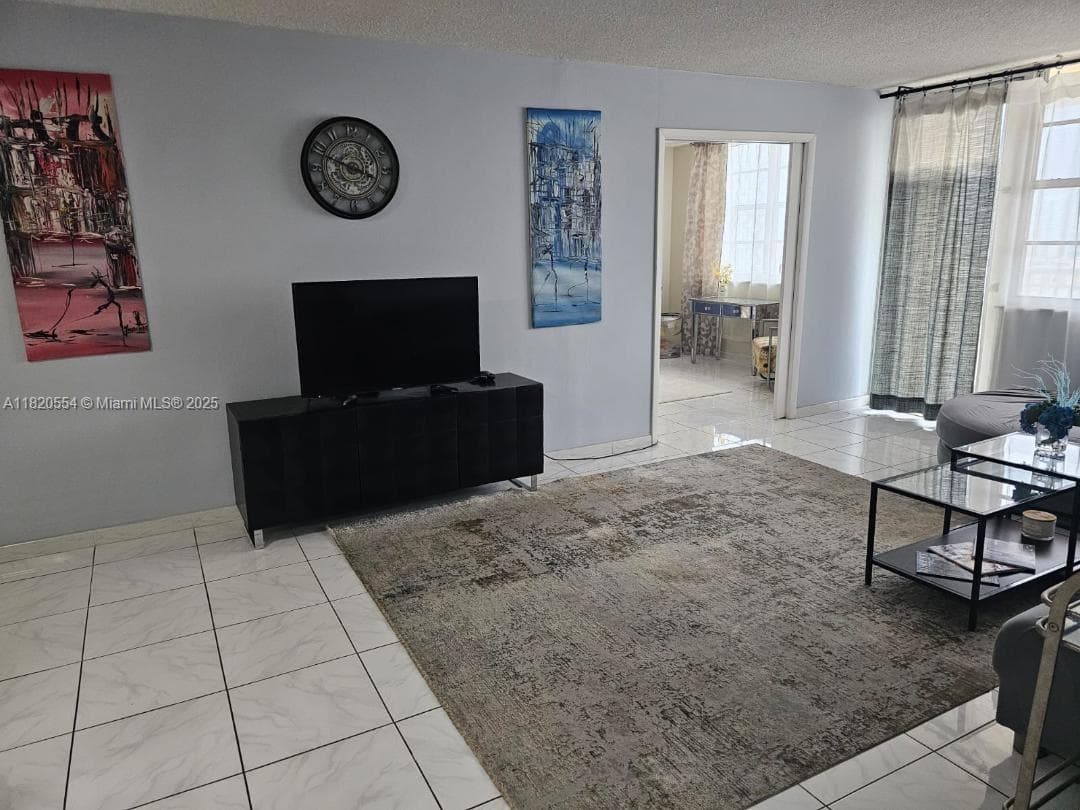 251 174th St 2111 photo 3