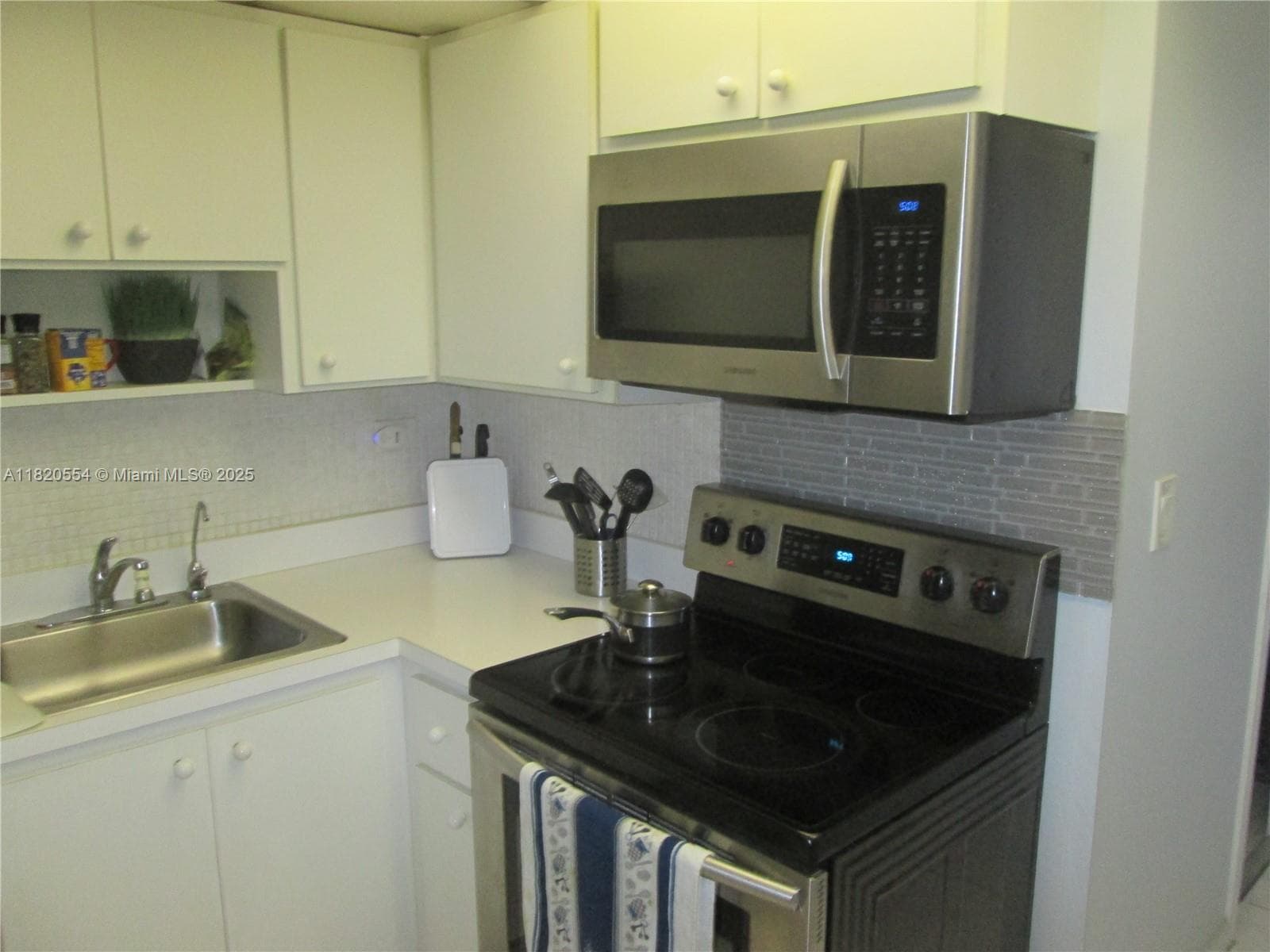 251 174th St 2111 photo 8