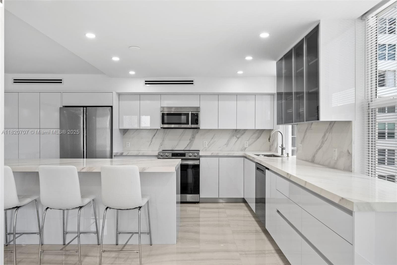 230 174th St 1119 photo 6