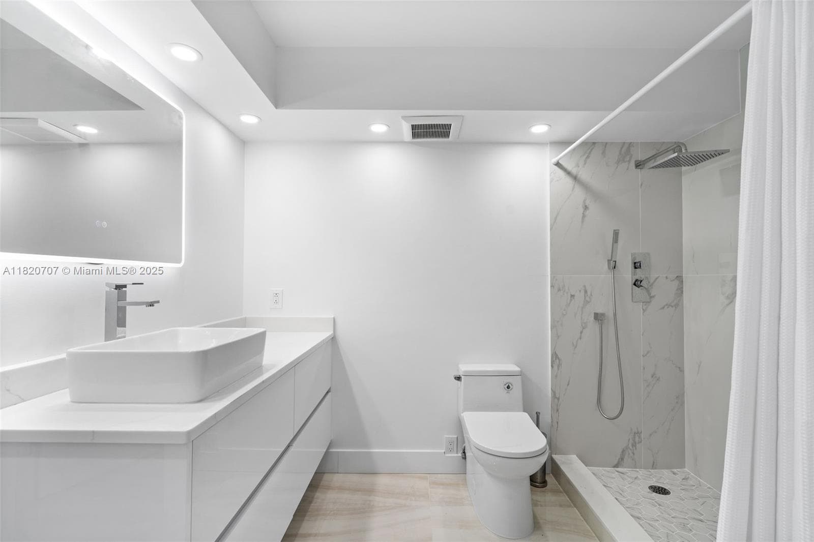 230 174th St 1119 photo 22