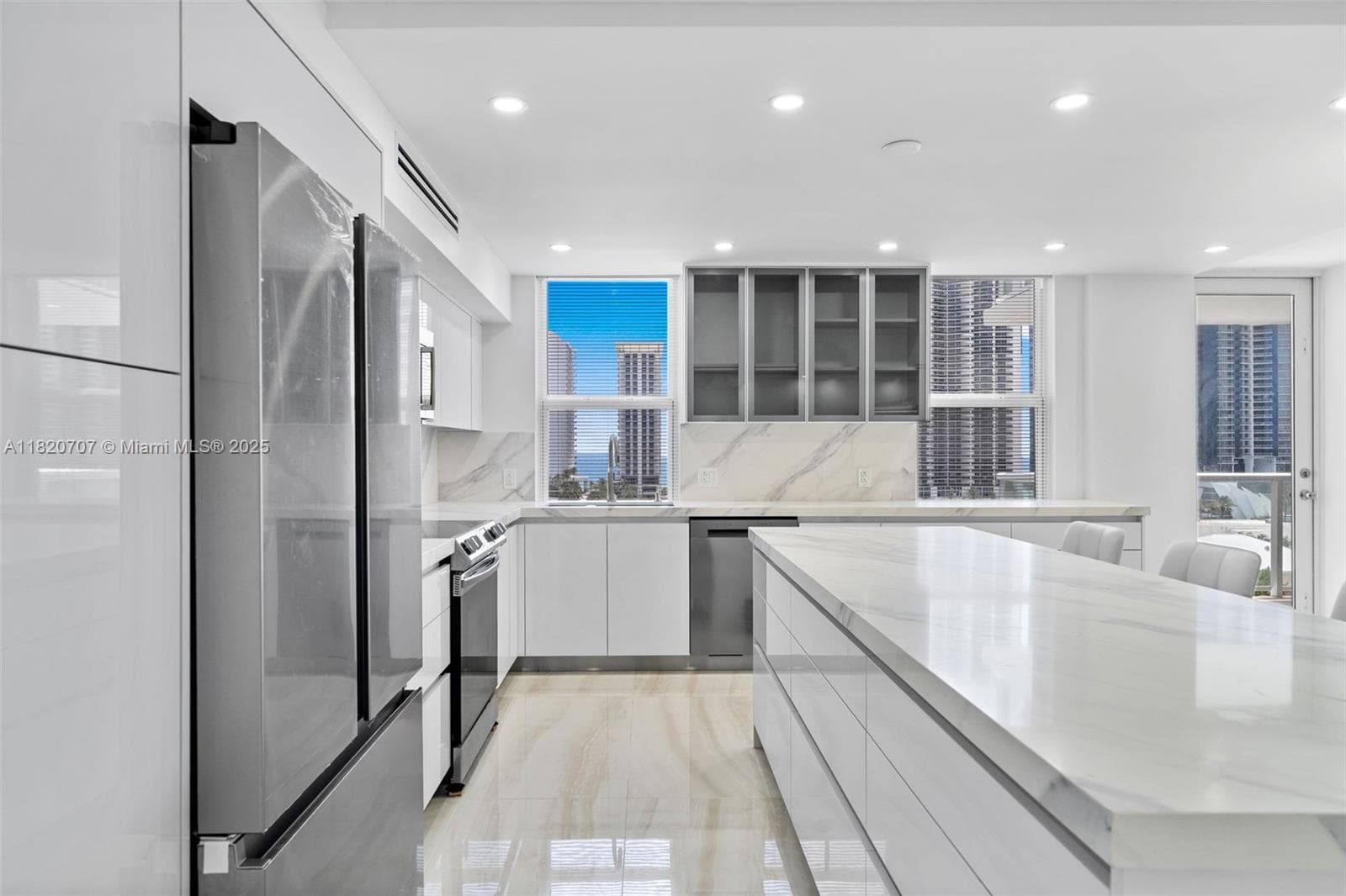 230 174th St 1119 photo 3