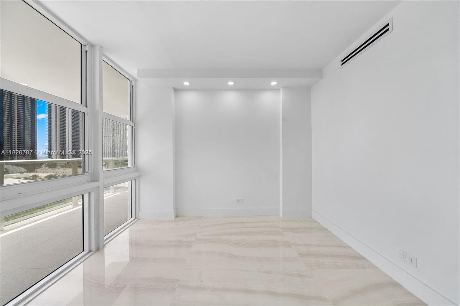 230 174th St 1119 photo 24