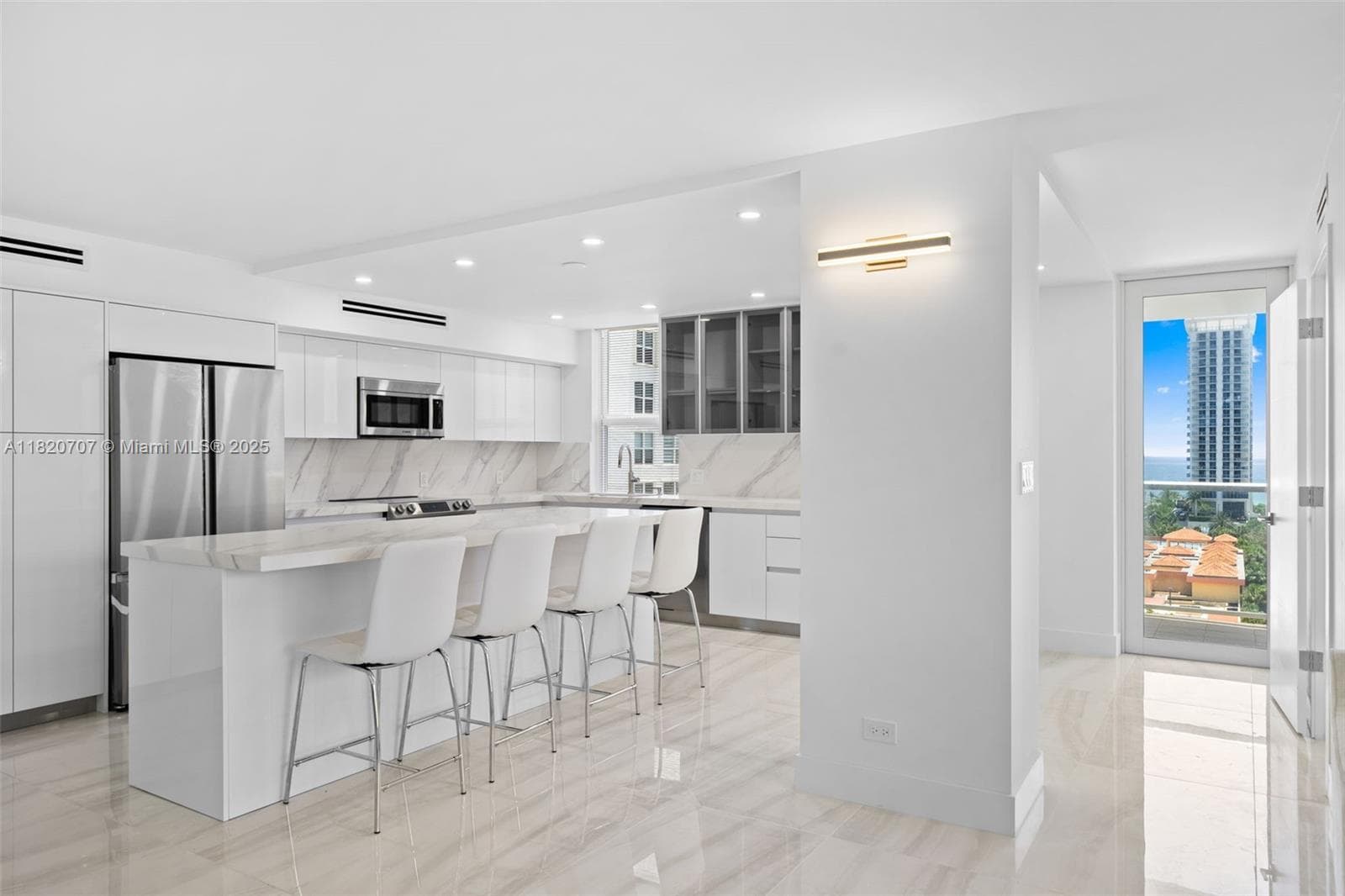 230 174th St 1119 photo 4