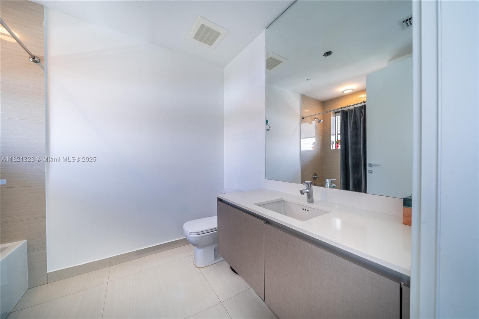 3250 188th St 606 photo 17