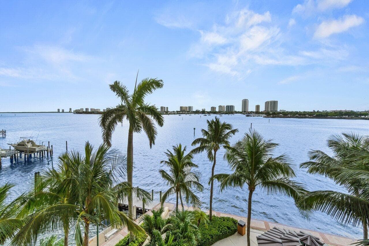 2650 Lake Shore Drive 406 photo 5