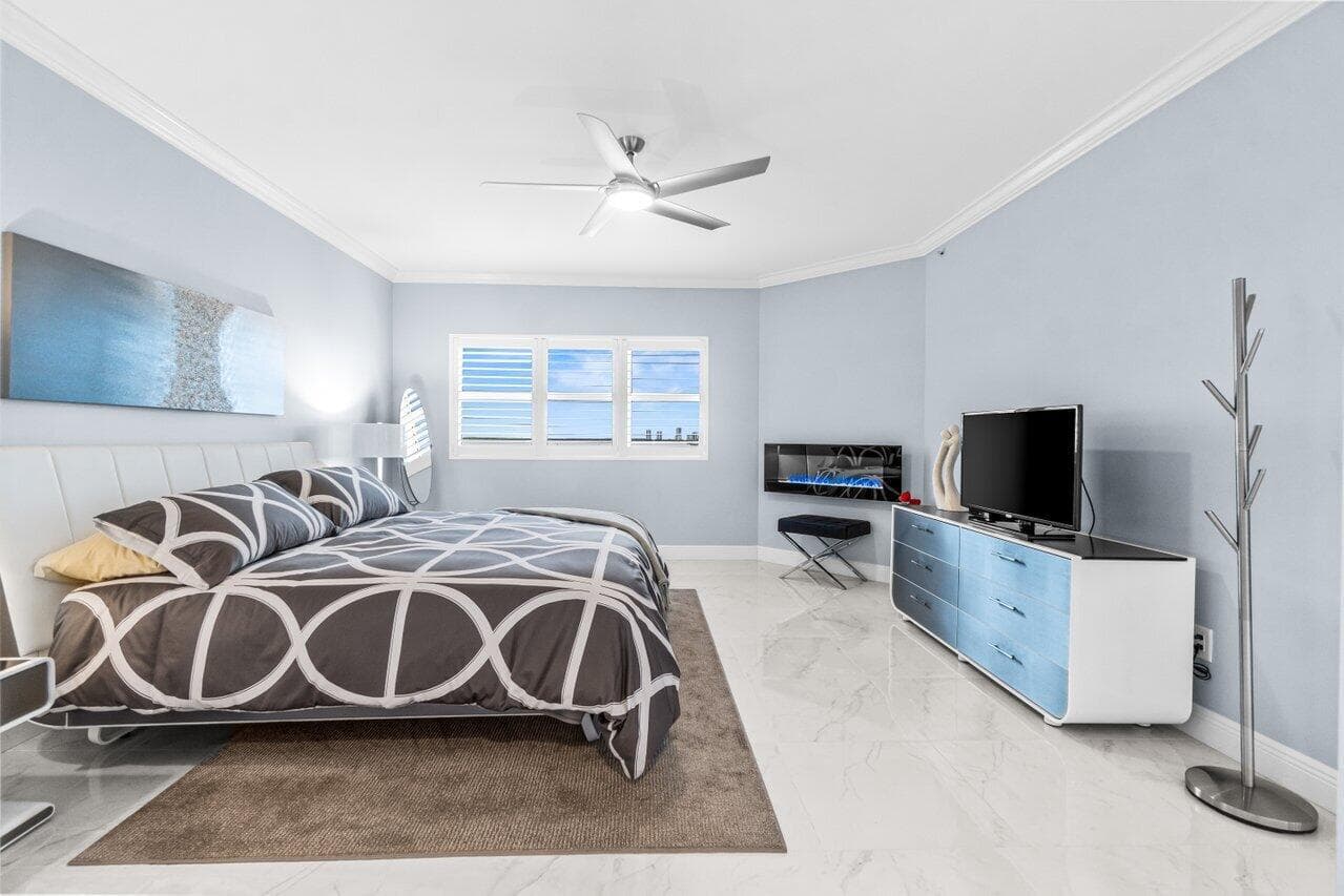 2650 Lake Shore Drive 406 photo 20