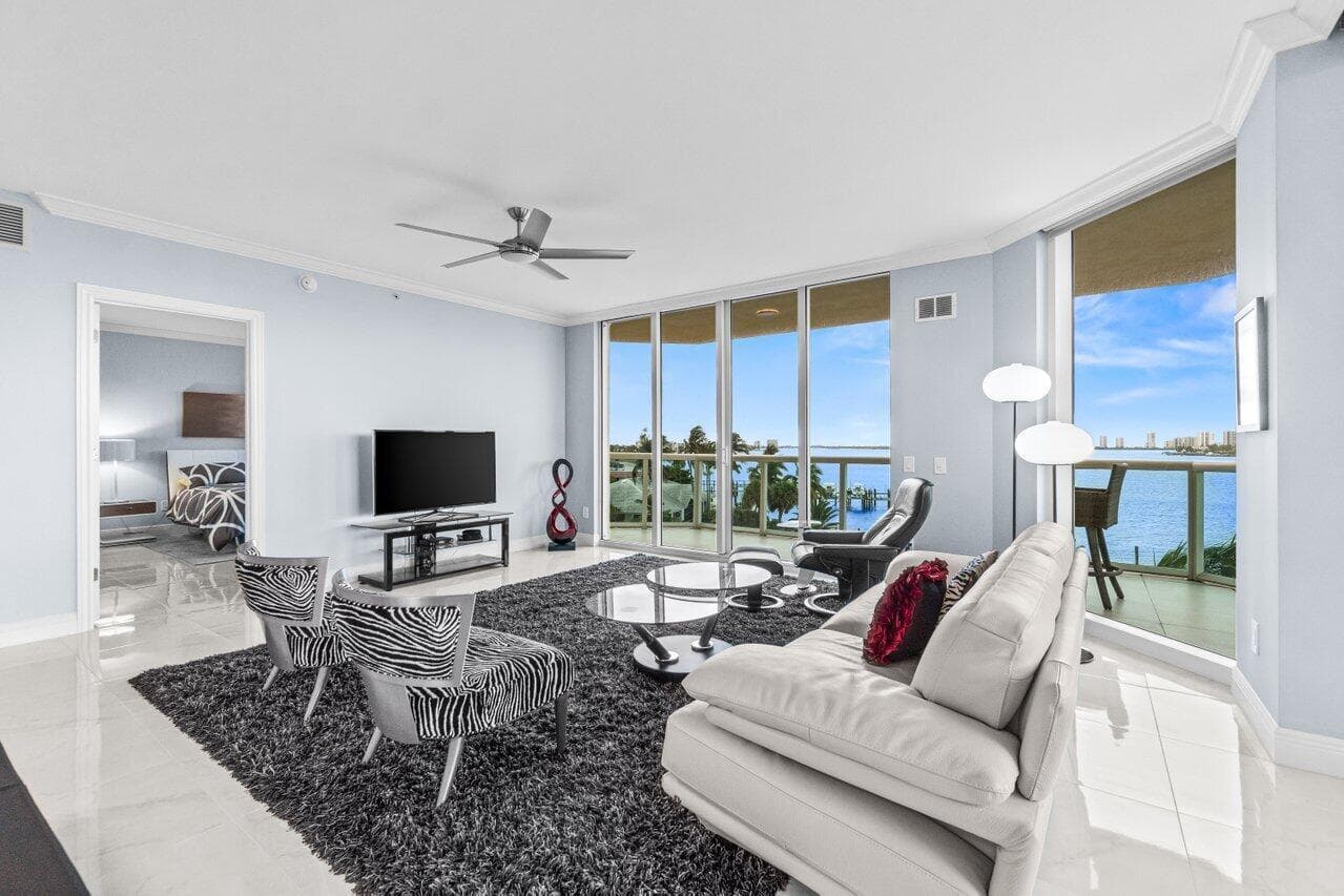 2650 Lake Shore Drive 406 photo 9