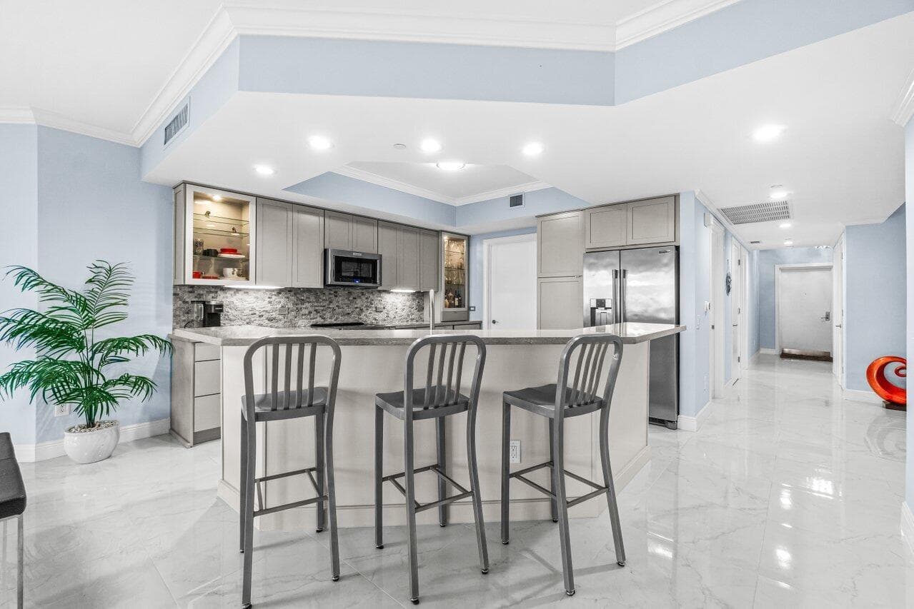 2650 Lake Shore Drive 406 photo 15
