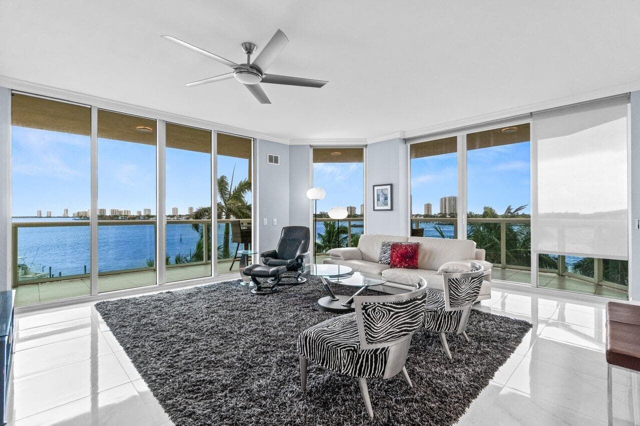 2650 Lake Shore Drive 406 photo 8