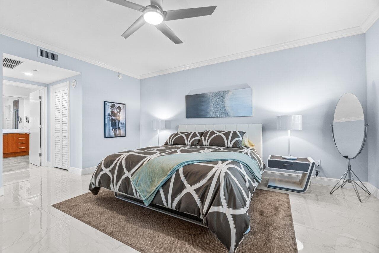 2650 Lake Shore Drive 406 photo 21