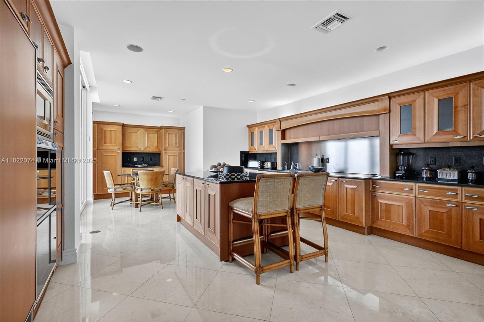 20155 NE 38th Ct 2201 photo 15