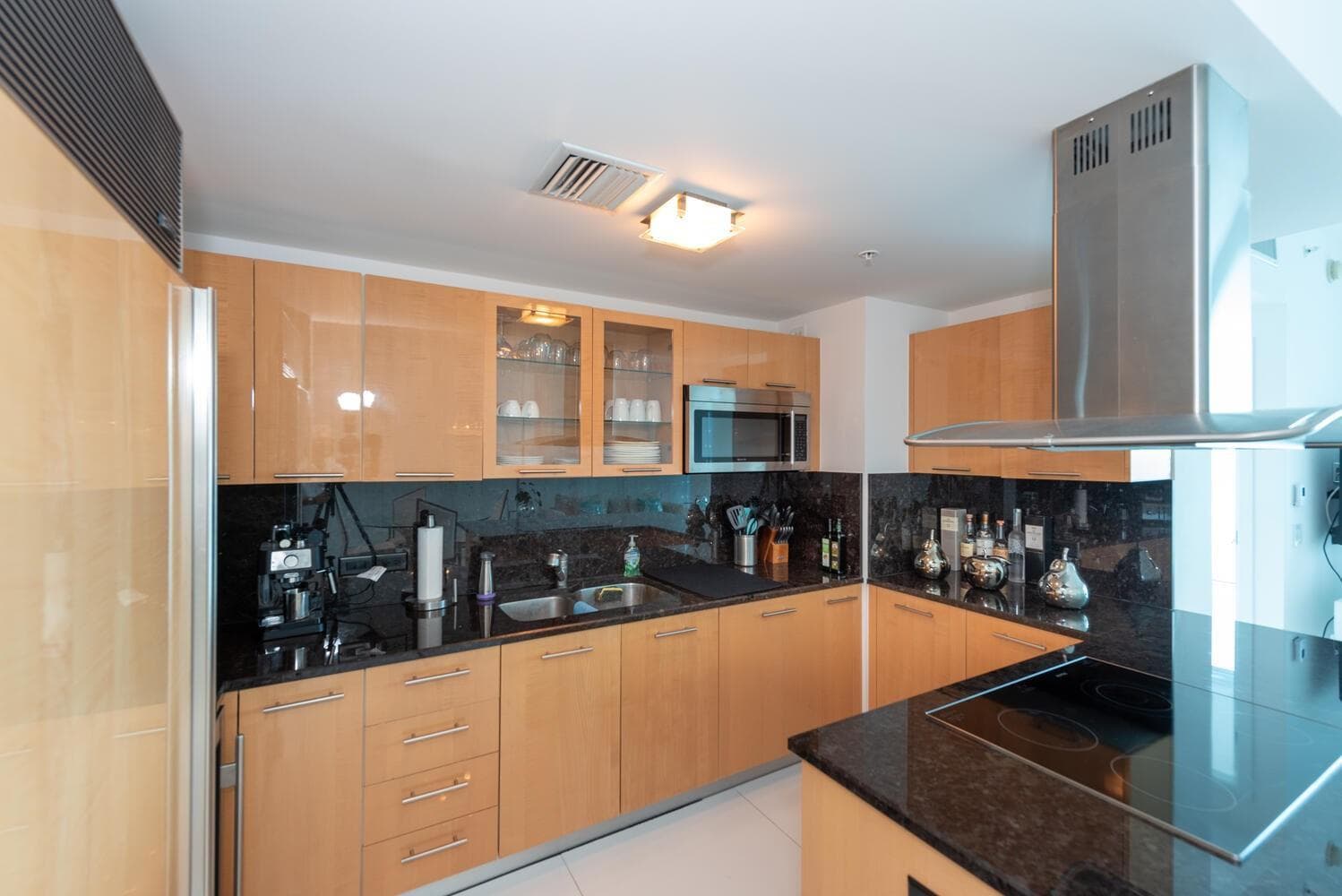6899 Collins Avenue 908 photo 7