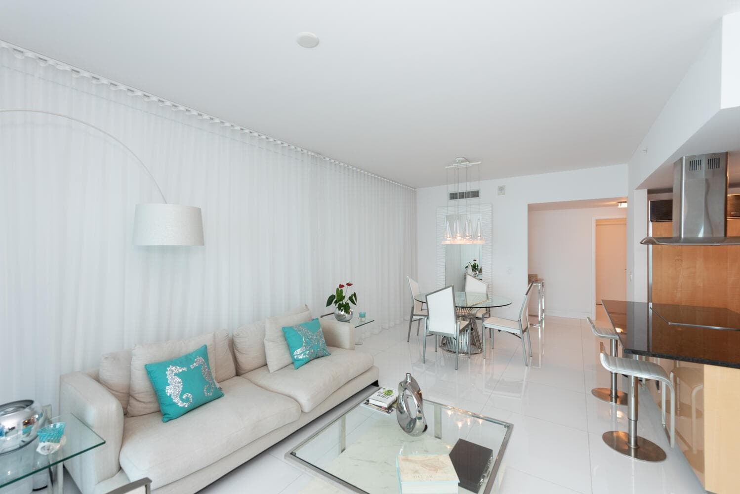 6899 Collins Avenue 908 photo 3