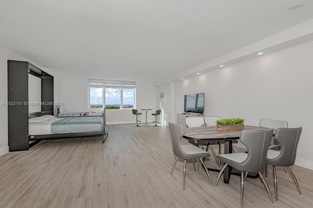 2301 Collins Ave 1531 photo 6