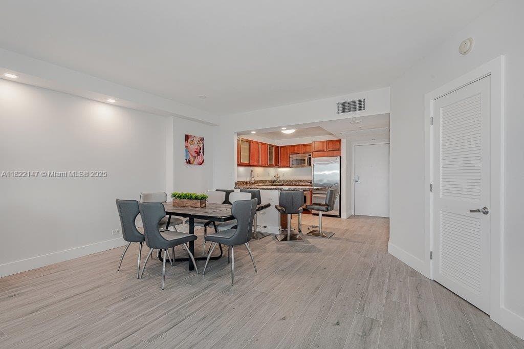 2301 Collins Ave 1531 photo 13