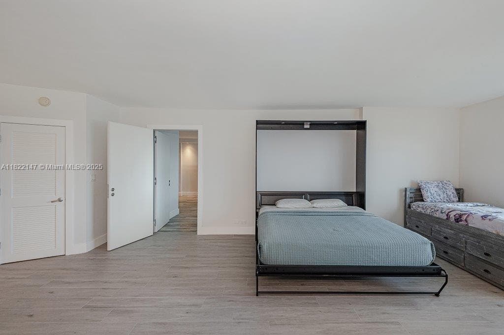 2301 Collins Ave 1531 photo 16