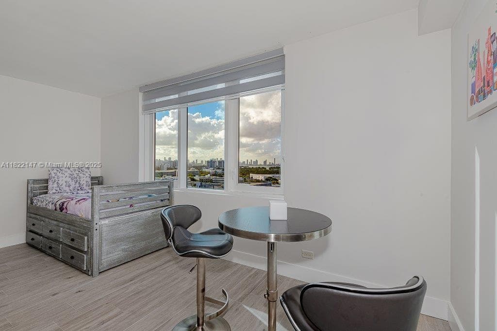 2301 Collins Ave 1531 photo 4