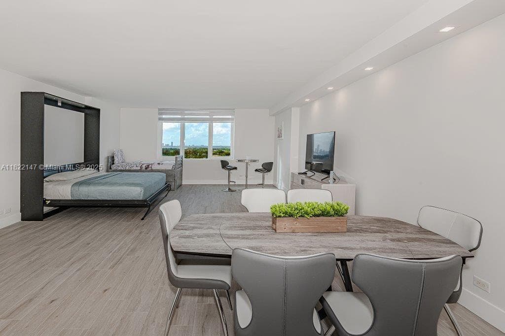 2301 Collins Ave 1531 photo 8