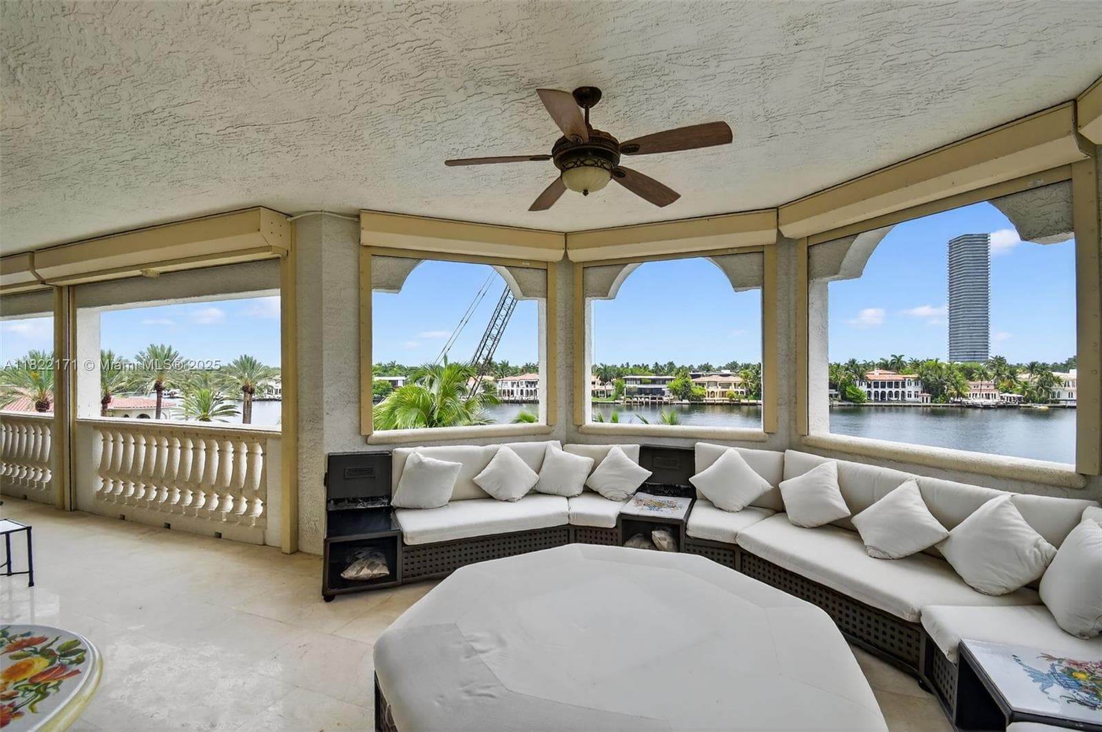 19925 39th Pl 404 photo 6