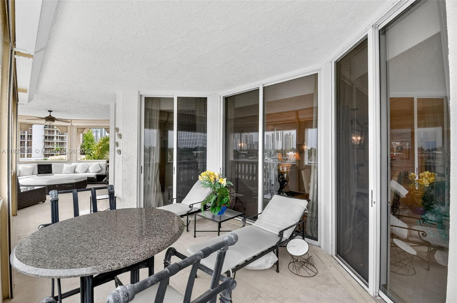 19925 39th Pl 404 photo 17