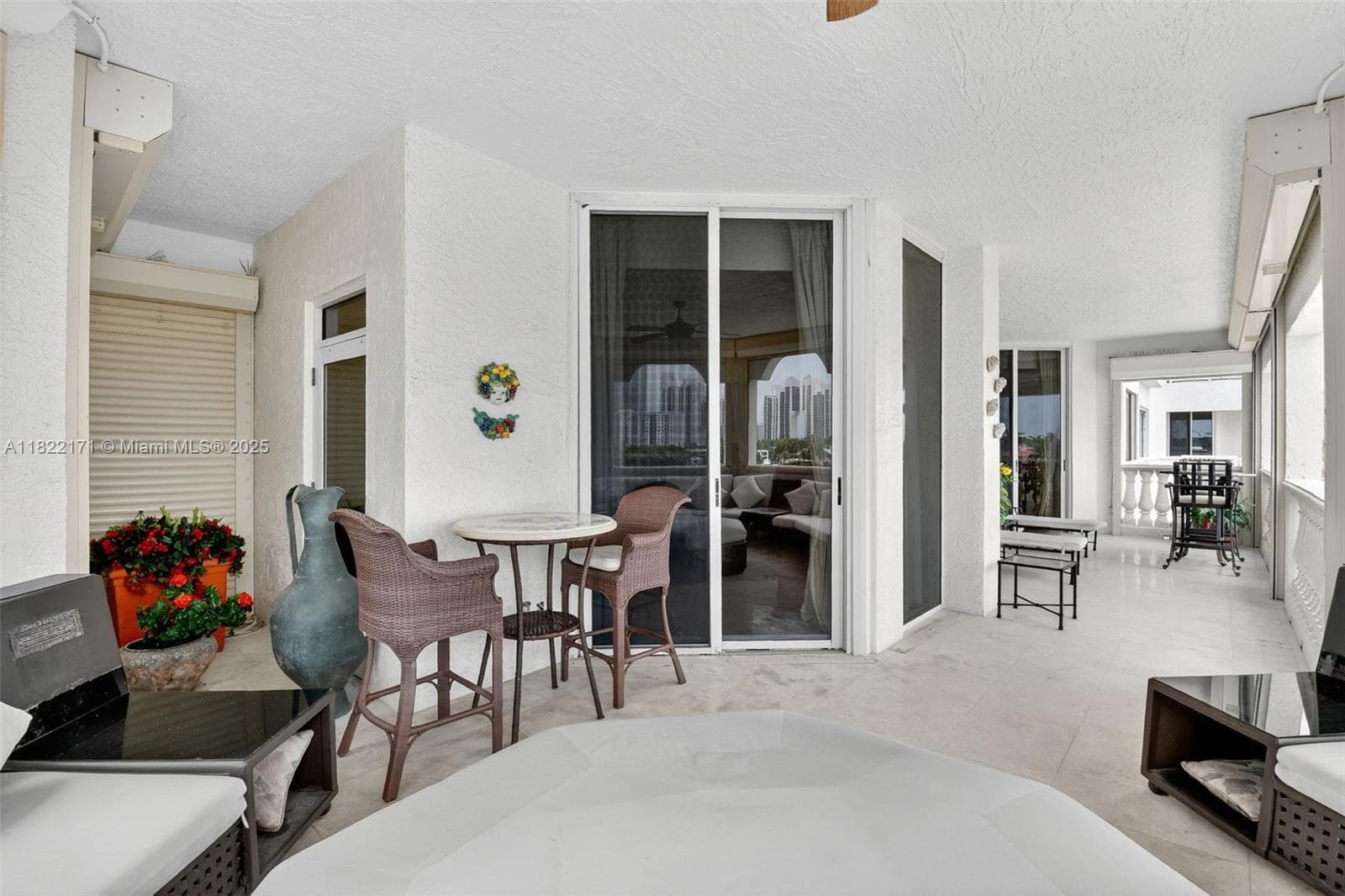 19925 39th Pl 404 photo 18