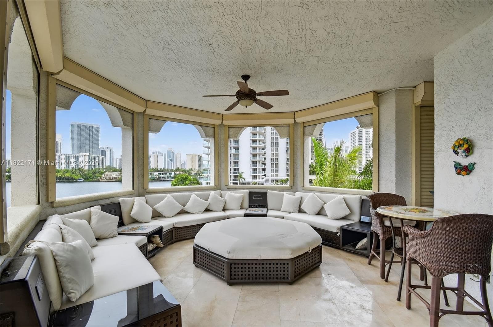 19925 39th Pl 404 photo 11