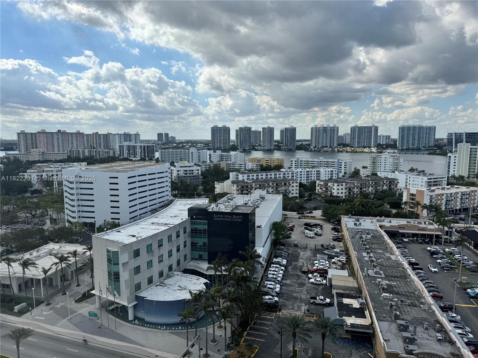 18001 Collins Ave 918 photo 13