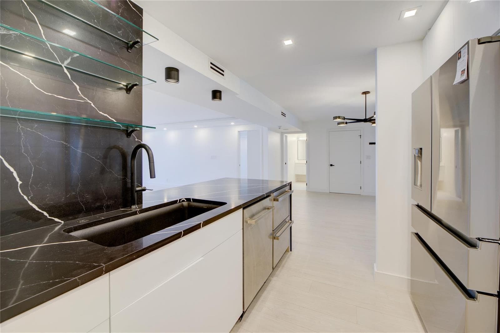 1 Las Olas Circle 404 photo 11