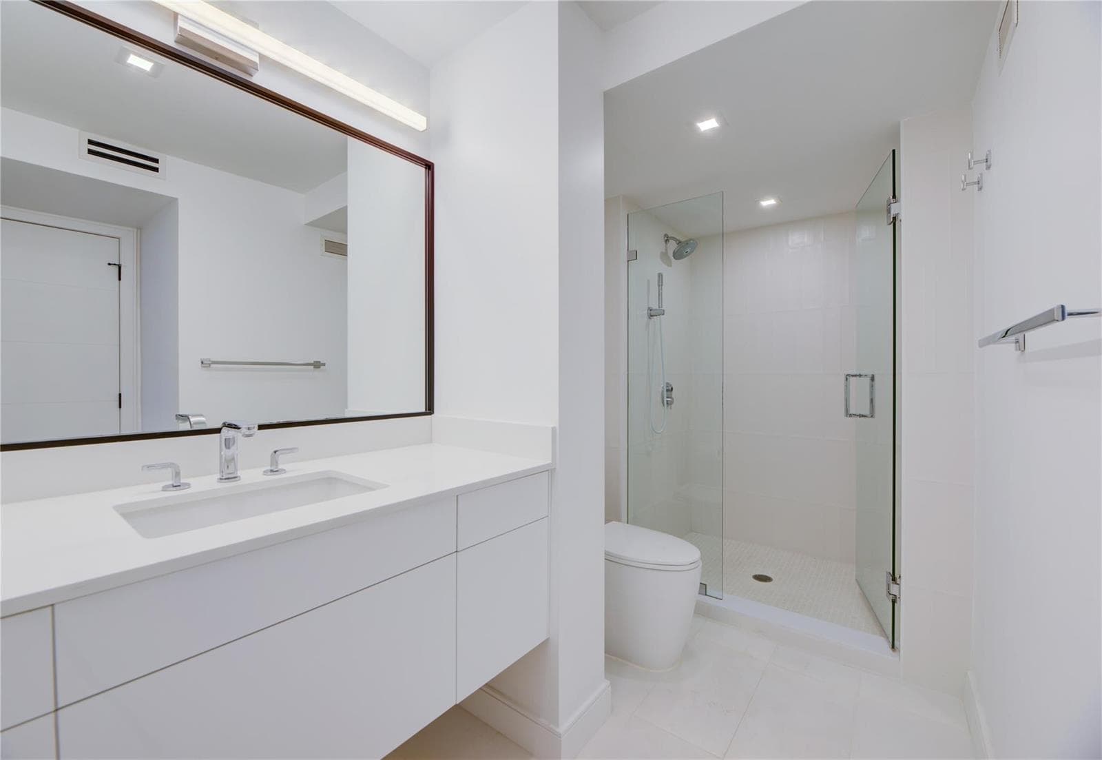1 Las Olas Circle 404 photo 21